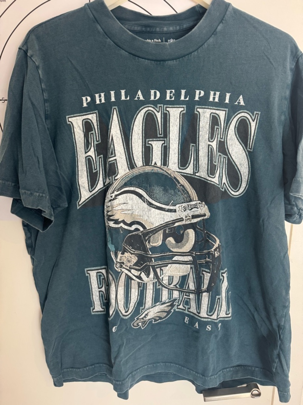 Abercrombie and Fitch Philadelphia Eagles Midnight Green Graphic T-Shirt Size L